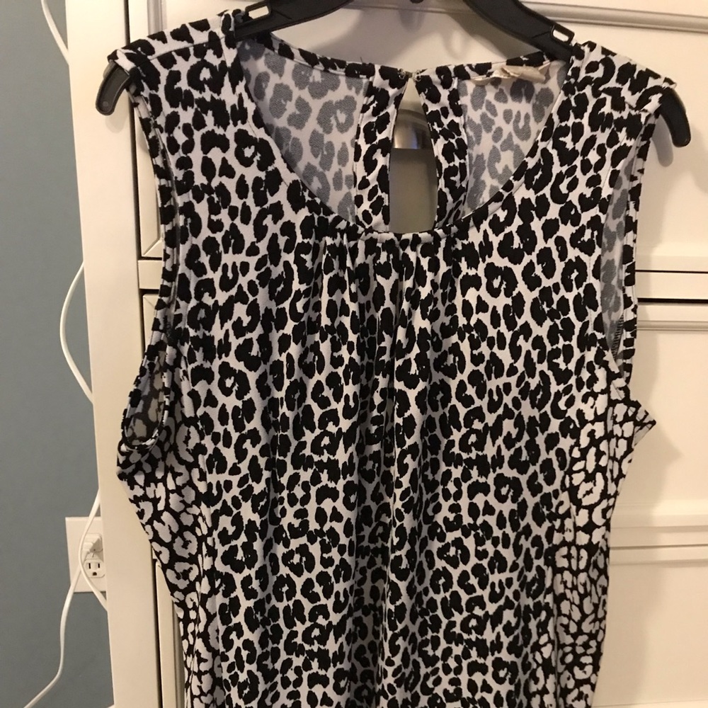 BR cute leopard print top!